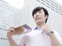 いつまでその服着てんの……!?　正直ダサイと思う男性の「クールビズファッション」4つ！