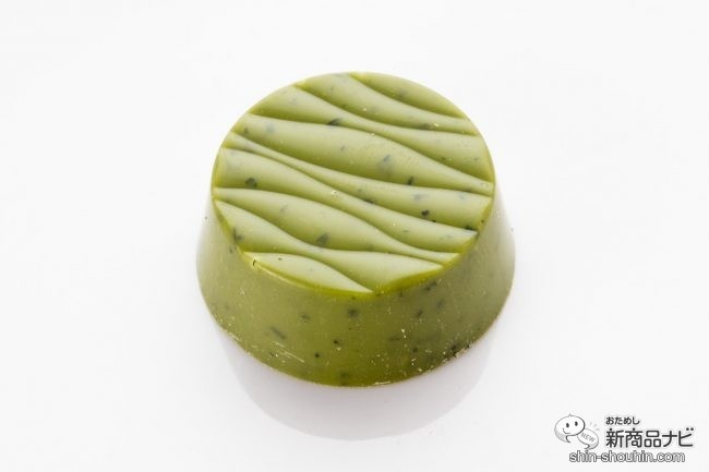 深緑色の抹茶チョコレート