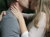 興奮したい？　安心したい？　「キス」と「ハグ」男子が好きなのは……