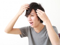​朗報 薄毛になる仕組みを解明