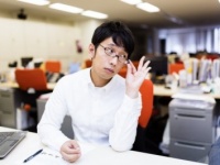 もうヤダヤダ！　男性が「一緒に仕事したくない！」と思う職場の女性の特徴4つ