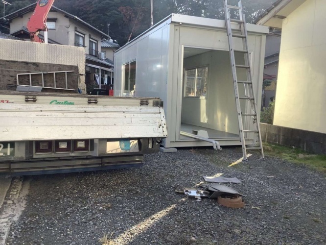 中古でプレハブ小屋を購入(画像はプライムベガさん提供)