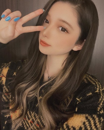 渡辺リサの公式インスタグラムより　https://www.instagram.com/_lisa1431_/