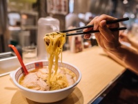 国が違えば食文化も違う。世界25の独特なテーブルマナー