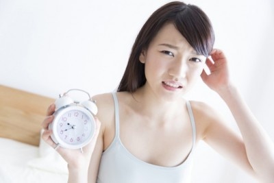 一秒でも短縮！　女性が実践する「時短アイメイク術」って？