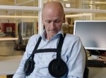 男性社員に「重し」を装着させる会社。その真の目的とは…？