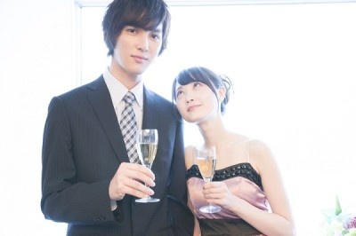 プププププッ!!　同性視点で「こいつは彼女が怖いんだな」と思う男性の特徴4つ！