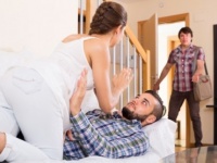 笑えねぇ……！　20代では許されても、30代では許されない恋愛のまちがい4つ