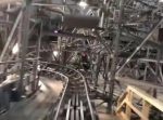 ディズニーの人気アトラクション『スペースマウンテン』明るくして乗るとどうなる？