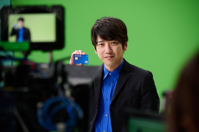 二宮和也×川口春奈　『JCB』新CM公開！！　二宮「(キャッシュレスを)1回やってみてもらうといいよ」