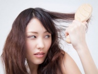 ヘアケアマイスターに聞く。カラーやパーマで傷んだ髪の補修方法とは？