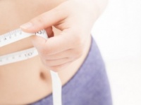 お肉がたまってきた!?　女性が一番気になる「体のパーツ」10選