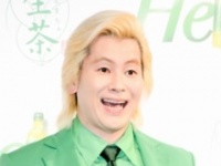 メイプル超合金・カズレーザー