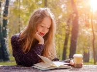 「お金と時間の自由」「気楽」女性たちが独身で良かったと思う瞬間って？