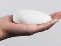 狭くなった気道を静かにそっと広げる。画期的ないびき防止アイテム「スマート・ノラ」がナウオンセール！