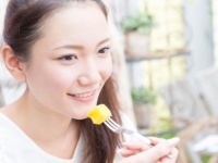シミ、シワ、たるみを防ぐ！　管理栄養士が教える、「アンチエイジング」に効果的な食べ物とは？