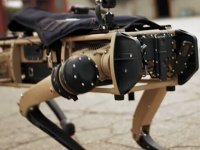 米国土安全保障省が犯罪組織のアジトにサイバー攻撃を仕掛ける犬型ロボットを開発
