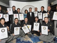 IWC2018SAKE部門でトロフィーを受賞した蔵元