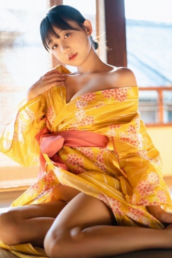 ピョ・ウンジ1st写真集『輪舞曲(ロンド)』⒞KADOKAWA