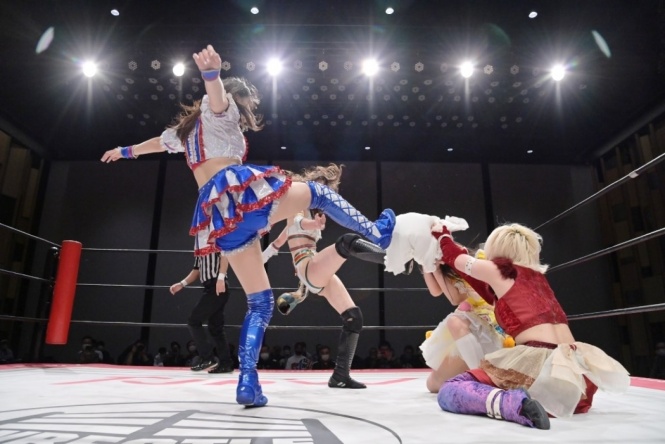 W新人賞を枕で阻止されてしまうAA砲