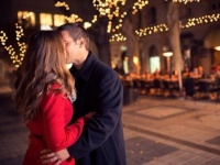 ガン見しちゃうっ!!　「終電前にキスしているカップル」に思うこと6つ！