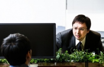働く女子の本音！　Q.あなたの上司は仕事がデキる人？　「YES……55.8％」