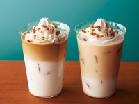 （写真左）「マロンナッティーラテ」　（写真右）「マロンナッティーミルクティー」