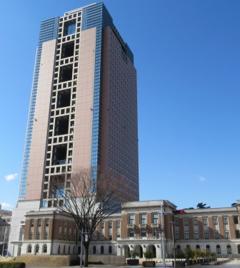 【教え子の男子生徒】と『何度も性交』　県立高校・女性教諭(30代)懲戒免職　教諭は「冷静な判断ができなかった…」