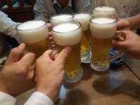 忘年会シーズン到来（画像はイメージ）