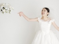 Facebookでの結婚報告がツラい！　アラサー女子が「結婚したい」と焦りを感じる瞬間