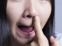 耳鼻咽喉科医に聞く！　「鼻くそ」のメカニズムと正しい掃除方法