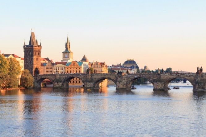 iStock_000031146136_Small