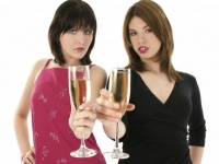 楽しい空気が一変！　女子の不快な飲み方4つ