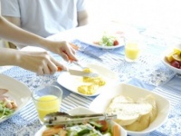 お泊まりの翌朝作ってあげよう！　男性に聞いた「彼女に作ってほしい朝食」