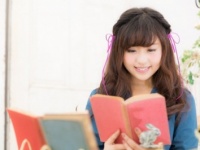 男心をくすぐる？　「ウブな女子」の特徴5つ