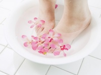 サンダルでもへっちゃら！　皮膚科医に聞く、正しい「フットケア」法