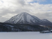 喜茂別町から見た尻別岳（wakimasaさん撮影、Wikimedia Commons