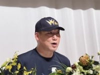 優勝会見をするオリックス中嶋聡監督