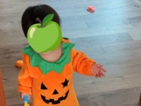 1歳児による〝抜群のチョイス〟に2.8万人感心　「わかっていらっしゃる」「空気読んでますね」
