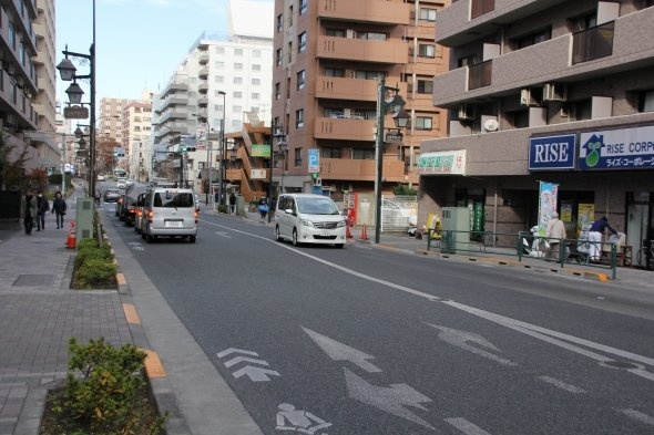 小綺麗に整備された街並みが続く武蔵小金井駅近く