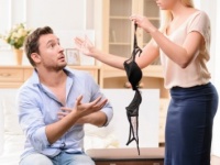 “下着の色”まで指定するな！　妻が嫌がる「夫の干渉」4選