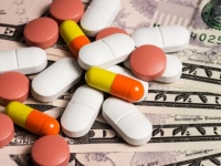 アメリカで医薬品（処方薬）の価格上昇が止まらない。2019年上半期だけで値段が879％増しになった薬も