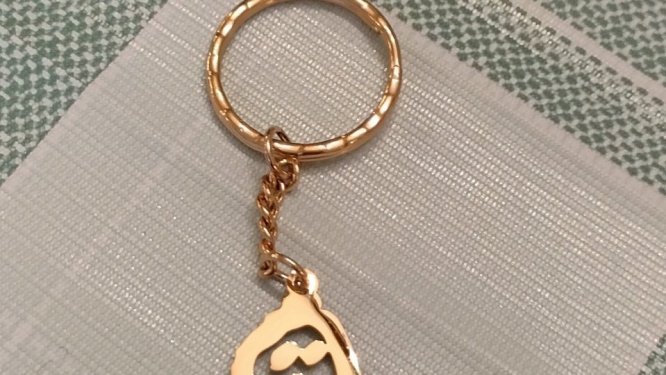 3歳娘の絵からできた〝お母さんキーホルダー〟に2.8万人感動　「世界に一つ、最高」「宝物だ～」