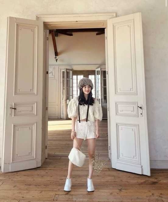 Instagram:百田夏菜子（＠kanakomomota_official）より