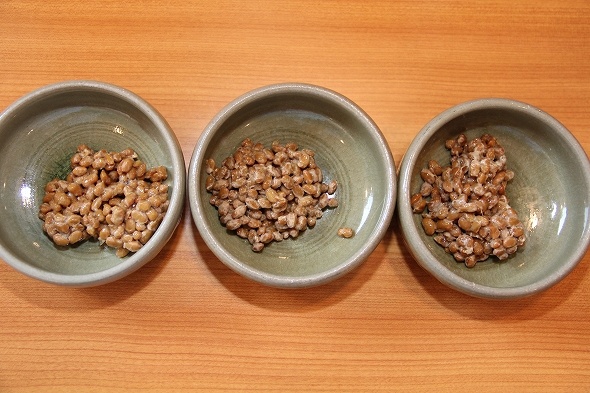 左から、「舟納豆」「やさとのめぐみ」「だるま納豆」