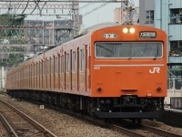 大阪環状線103系電車（Cfktj1596さん撮影、Wikimedia Commons
