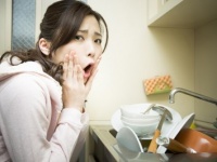 シワシワ・ボサボサは論外!!　男性が「部屋が汚そう……」だと思う女性の特徴6つ！