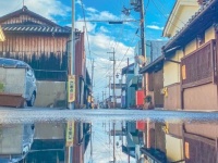 「止まない雨」はないんやな、って　澄みわたる青空と鏡のような水たまり...雨あがりには「日常」が幻想的に変化する