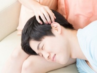 絶対ヒミツ！　彼氏が寝ているとき「女性がこっそりしていること」6つ