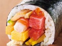 〈今年の恵方は“南南東”〉家族で美味しく楽しく！注目の恵方巻をご紹介